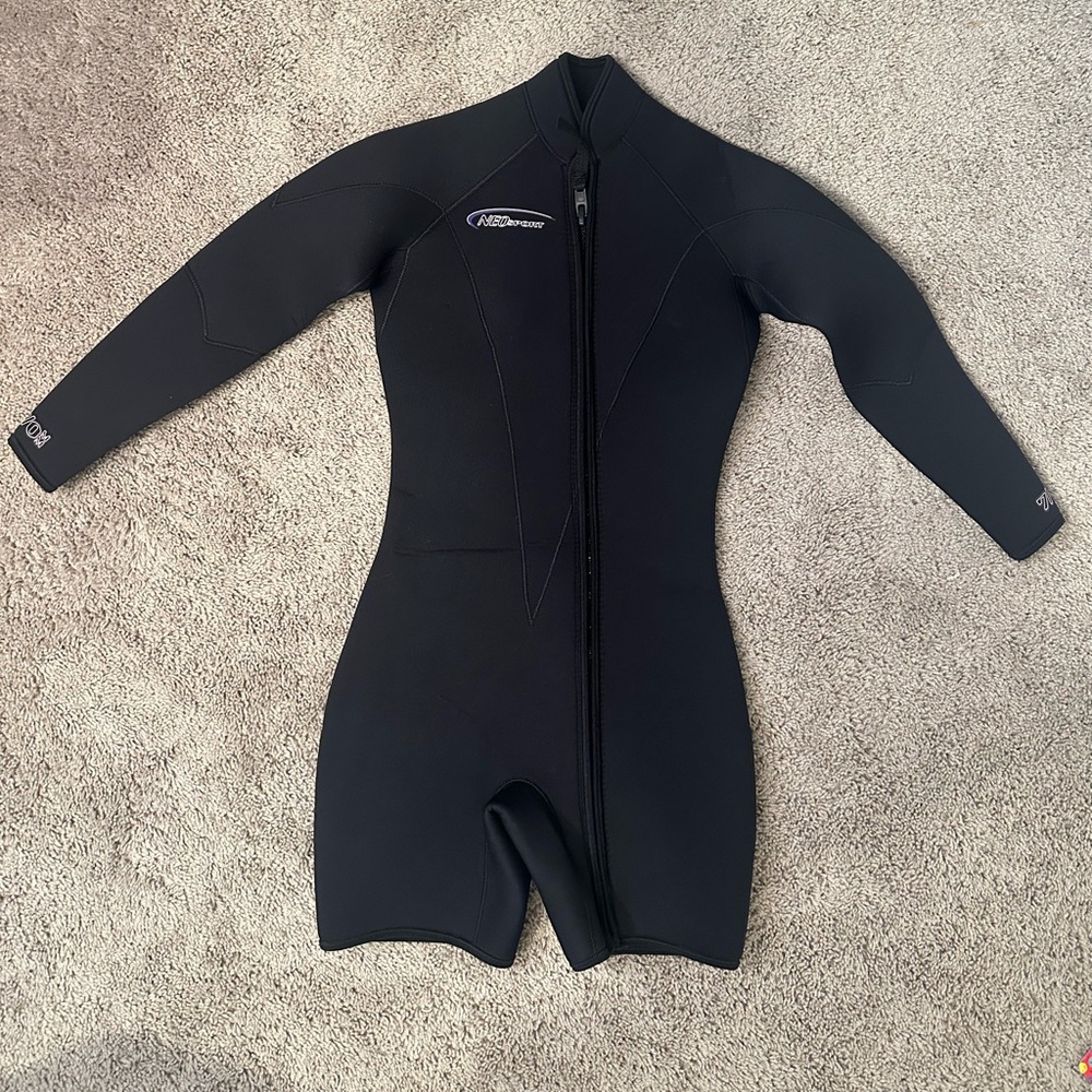 Short-Sleeve Front-Zip Women's Neoprene One-Piece Swimsuit - Black